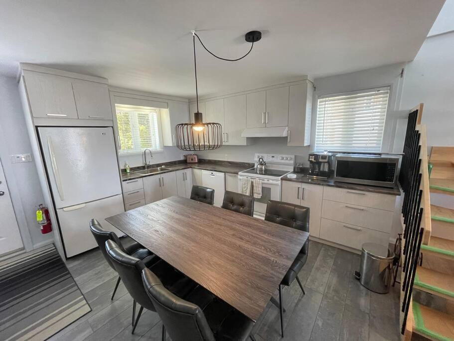 Maison Sur Le Lac Desbiens Экстерьер фото